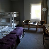 部屋によって2段ベッドではなく折り畳みベッドの場合あり。