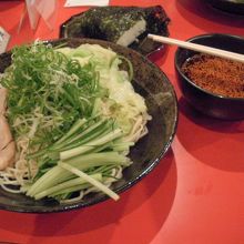 ぜひおにぎりもいっしょに