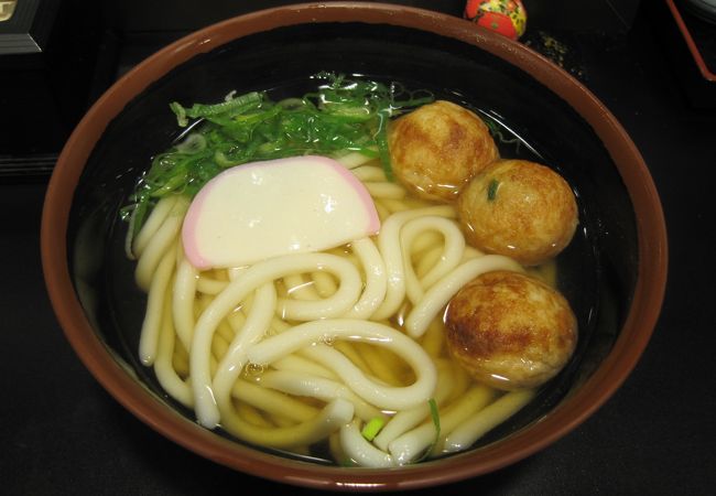 新幹線ホームにある立ち食いのお店