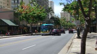 ワイキキ裏通りでお金をセーブ！！