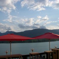 ホテルのレストランテラス。宿泊者以外も利用可能。