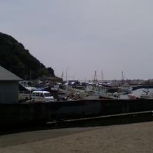 漁港。