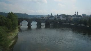 モーゼル川に掛かる石橋。