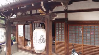 清水坂に面したお寺