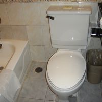 底は浅いが一旦お湯につかる事はできる。電動コンドーム２５元で