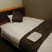 ベッドも広めで寝心地も悪くなかったです