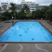 ウィング館側のプール