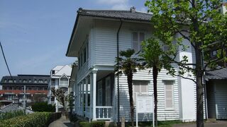 7棟のうち4棟が資料館として見学できます