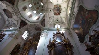 中に入ると、とても立派でキレイ！