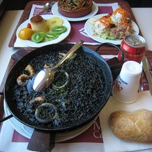 セルフのレストランもあり便利でした。２名分で３０ユーロくらい