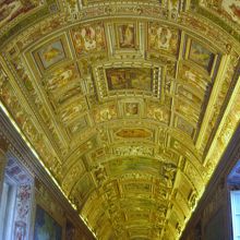 規模が大きくて建物全体が美術品