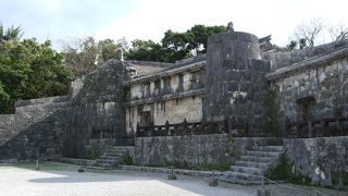 陰気さはなくて開けっぴろげな感じがいいです