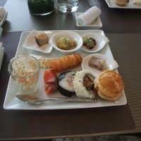 朝食、サンドイッチと紅茶最高！