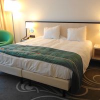 ダブルベッド。