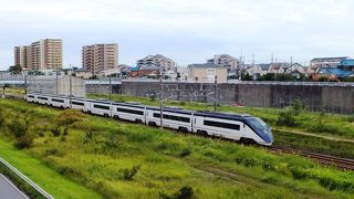 成田空港へのアクセスを見る--京成スカイライナー