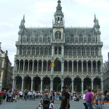 壮大な建物です。