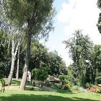 庭園も広く手入れが行き届いています