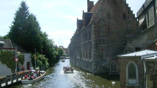 水路からの街並み探訪です。