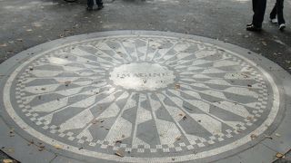 ビートルズファンは必見スポット