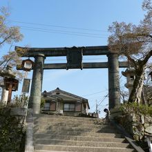 金峯山寺銅鳥居周辺