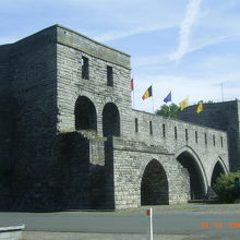 要塞でしょうか。橋でしょうか。