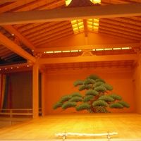 館内には、能舞台もあります。