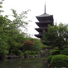 瓢箪池と五重塔