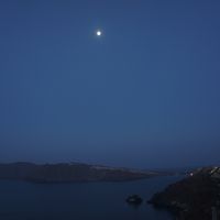 月光に照らされるエーゲ海