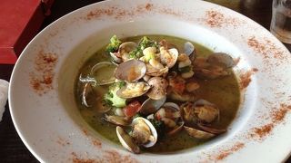 駅から徒歩15分ほど。外観とお食事内容のギャップがすごい