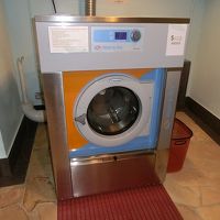 １回１０ドルで使えるコインランドリー