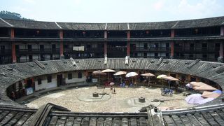 華安土楼は最大級の二宜楼がある