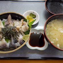 ホッキ丼(850円)