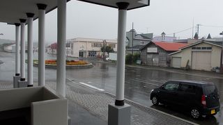 駅舎は出会いと憩いのセンター