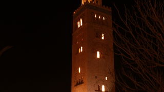 マラケシュ旧市街、ここを目印にしてれば大丈夫。