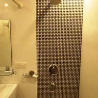 お湯は出ました。シャワーも普通に使えます。