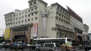 上海でのお土産探しに便利な小物雑貨店の集まるショッピング・ビル