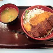 大津ＳＡのスナックコーナーのソースカツ丼