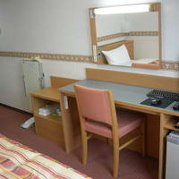 部屋は寝るだけと割り切る。