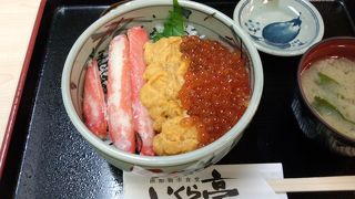 やっぱり本場の海鮮丼は美味しい