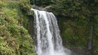 水量が多く豪快な滝！音止の滝 