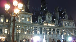 スケートを滑る子供たち