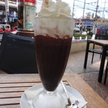 カフェでまったりもいい。