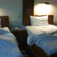 頭灯は調節可能　本読めます