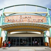 買える洋服はなし・・・。