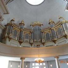 ヘルシンキ大聖堂内にあるパイプオルガン