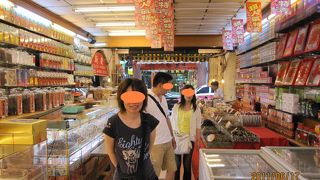 お茶に乾物のお買い物に！