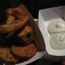 揚げたてで美味しかったです。オニオン美味しい＾＾