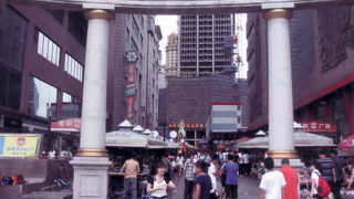 偽物ブランドバックも売っている。