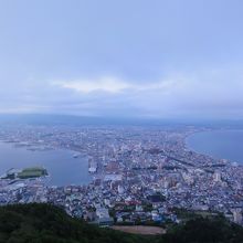 この位の時間から夜景に変わっていくのが…
