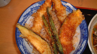 リーズナブルな丼専門店